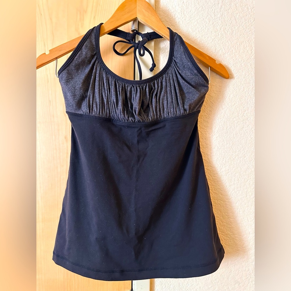 Pre-loved Lulumon black top great condition